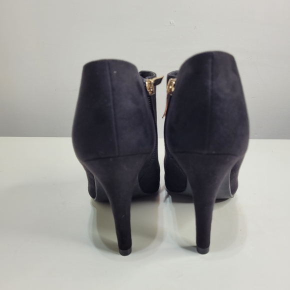 LimeLight Vittoria Black Booties with Gold Hardware Size Women's 7 - Picture 5 of 10